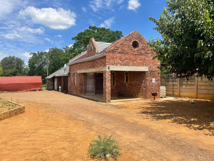 2 Bedroom Property for Sale in Wolmaransstad North West